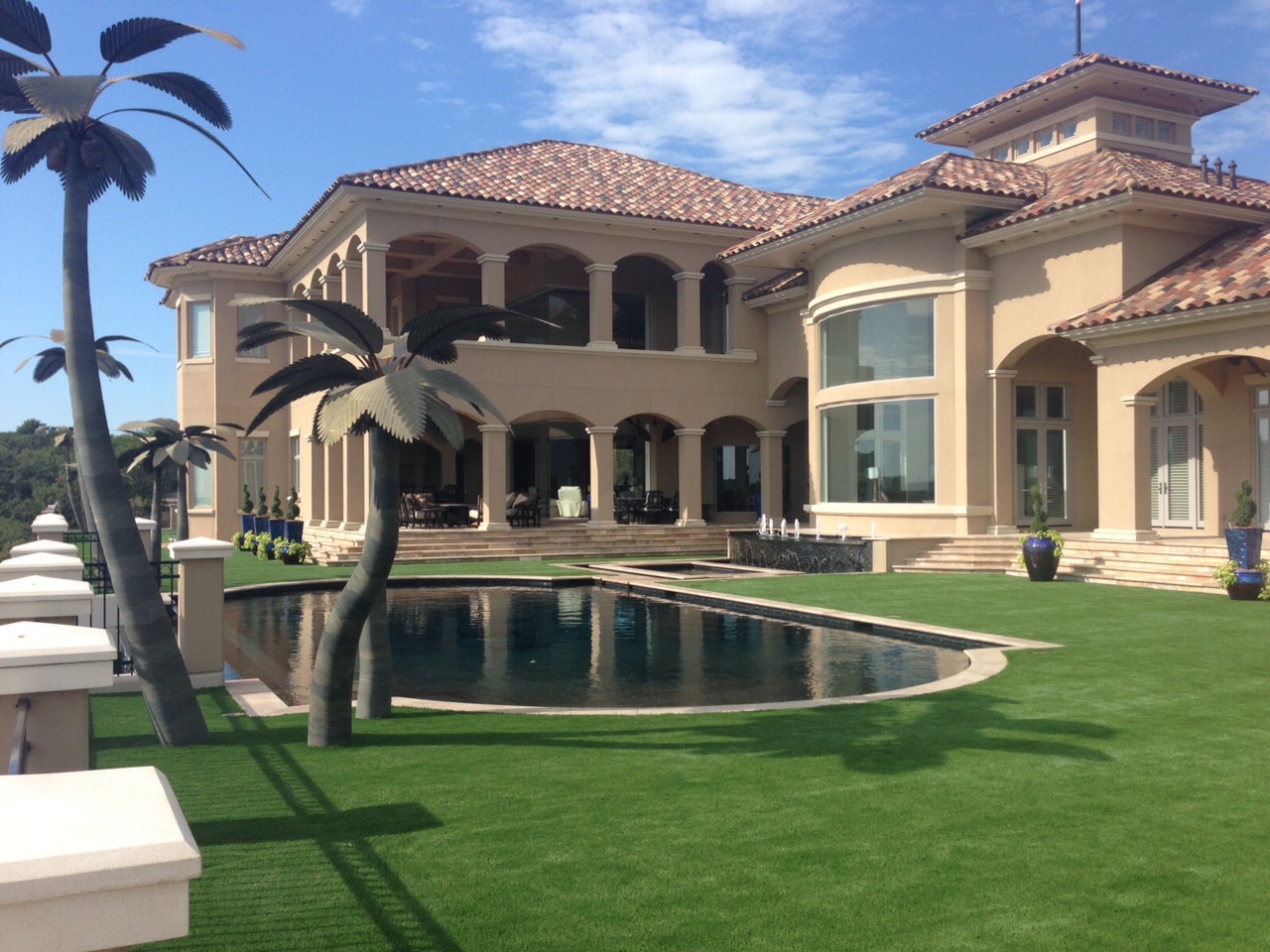 Artificial grass backyard installation from SYNLawn