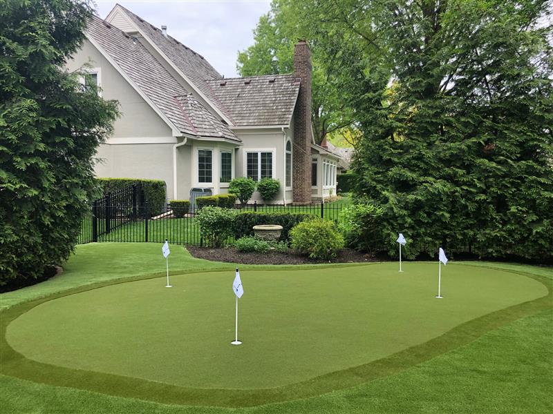 Artificial grass putting green installed by SYNLawn