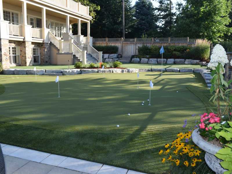 Residential artificial Golf Green installed by SYNLawn