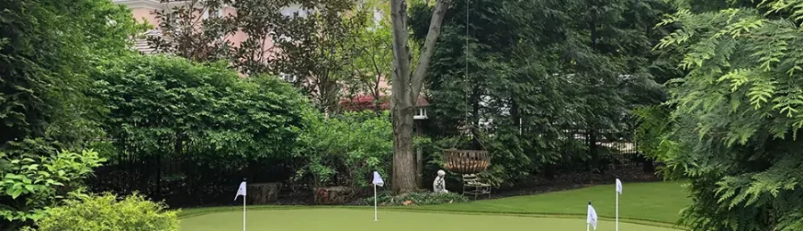Backyard golf turf installed by SYNLawn