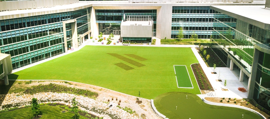 synlawn-commercial-turf-kc Commercial artificial grass installation from SYNLawn